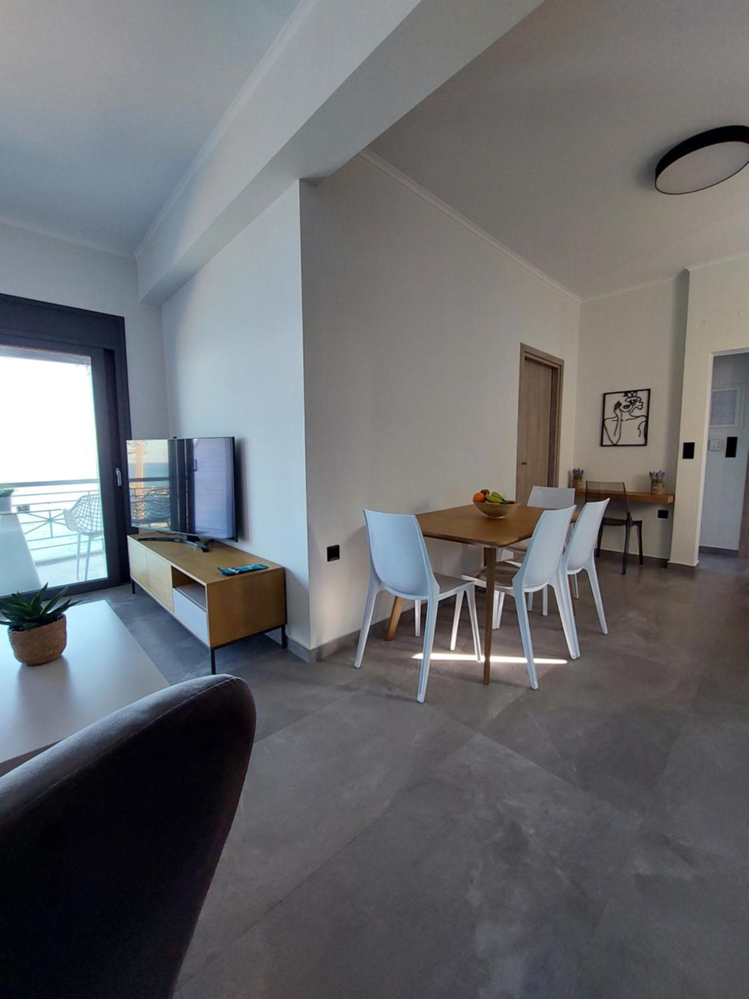 Christellie Luxury Apartment Kiáton المظهر الخارجي الصورة